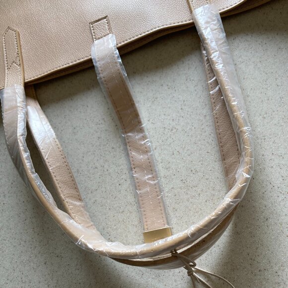 DKNY Donna Karan Creamy Beige Tote NWT - Picture 8 of 10